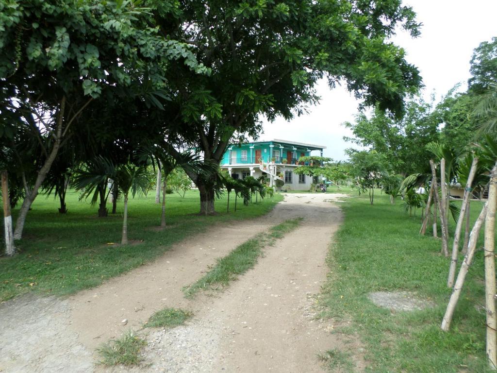 River Park Inn San Ignacio Exterior foto